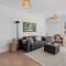 Cute Beach Escape 50m to Wamberal Beach