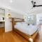 Pet friendly Luxury stay walk to beach
