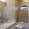 SPARKLING WATERS Sparkling 4BR Ainamalu Private Home with Heated Pool - Waikoloa