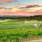 Wine Down Retreat - The Great Entertainer with Heated Pool, Fireplace and Firepit for the Perfect All-Season Escape