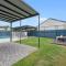 Wine Down Retreat - The Great Entertainer with Heated Pool, Fireplace and Firepit for the Perfect All-Season Escape