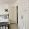 4B4B Entire House Sleeps 11 Driveway Parking near Coventry University and City Centre - 考文垂