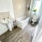 4B4B Entire House Sleeps 11 Driveway Parking near Coventry University and City Centre - 考文垂
