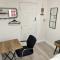 4B4B Entire House Sleeps 11 Driveway Parking near Coventry University and City Centre - 考文垂