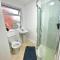 4B4B Entire House Sleeps 11 Driveway Parking near Coventry University and City Centre - 考文垂