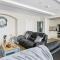 Sovereign House - Close to harbour with parking - 托基