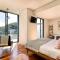Two Guns – Contemporary, Stylish Townhouse With Stunning Sea Views