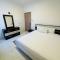 3-Bedroom Apt with Oceanviews, 1min Walk to Beach - NYHA2 - Flic en Flac
