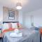NEW! 3-Bed House in Manchester by 53 Degrees Property, Ideal for Long-Term Business & Contractor Stays, Sleeps 9! - 斯塔利桥