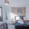 NEW! 3-Bed House in Manchester by 53 Degrees Property, Ideal for Long-Term Business & Contractor Stays, Sleeps 9! - 斯塔利桥