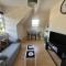 Sea-View Apartment, 2-4 Guests, 10 Mins to Beach and The Oval - 海斯廷斯