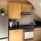 Sea-View Apartment, 2-4 Guests, 10 Mins to Beach and The Oval - 海斯廷斯