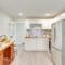 2 Mi to Hagar Beach Charming Home with Fire Pit! - بينتون هاربور