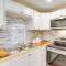 2 Mi to Hagar Beach Charming Home with Fire Pit! - بينتون هاربور