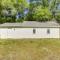 2 Mi to Hagar Beach Charming Home with Fire Pit! - بينتون هاربور