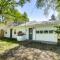 2 Mi to Hagar Beach Charming Home with Fire Pit! - بينتون هاربور