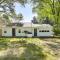 2 Mi to Hagar Beach Charming Home with Fire Pit! - بينتون هاربور