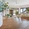 Beachside 4-Bed Retreat with Study Nook & Views - كولوم بيتش