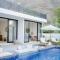 Villa Mercure - 2-bedroom Villa with private Pool & Garden