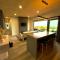 Luxury Absolute Ocean View Lodge - Waverley Town District