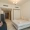 Millennium Binghatti Residence - Studio Apartment with Burj Khalifa View - Allsopp & Allsopp - Dubaj