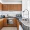 Modern Nomads Stunning City & River View 3BR with Carpark