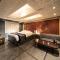 HOTEL X