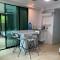 Penthouse Crystal Bay Apartments