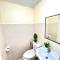 One Oasis Condo 2 Bedroom Free Pool & Wifi Beside SM City Mall