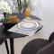 Lux Studio Apt in Damac Hills - Dubaj