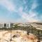 Lux Studio Apt in Damac Hills - Dubaj