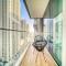Chic 2BR with Iconic Dubai Eye and Palm Views - Dubaj