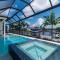 New Listing I Luxurious Waterfront 4 Bed Island Retreat - Marco Island