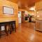 Spacious 8BR Sleeps 25 VIEWS! Prime Location - 赛维尔维尔