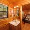 Spacious 8BR Sleeps 25 VIEWS! Prime Location - 赛维尔维尔