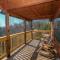 Spacious 8BR Sleeps 25 VIEWS! Prime Location - Sevierville