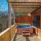 Spacious 8BR Sleeps 25 VIEWS! Prime Location - Sevierville