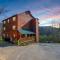 Spacious 8BR Sleeps 25 VIEWS! Prime Location - Sevierville