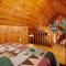 Romantic 1BR HOT TUB Free Attraction Tickets - Pigeon Forge