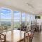 Luxurious 4BR w 360 VIEWS Indoor POOL Theater GAMEROOM Hot Tub FREE Attraction Tickets - سيفيرفيل