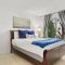 The Lone Traveller with Heated Community Pool & Spa