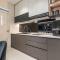 Nordic Style Showroom Grade beside MRT - 蕉赖