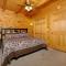 Cute and Cozy 2BR Hot Tub Pool Table FREE Attraction Tickets - Gatlinburg