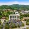 Luxurious 2BR VIEWS! Walking Distance to Dwtn Gatlinburg! - 加特林堡