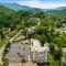 Luxurious 2BR VIEWS! Walking Distance to Dwtn Gatlinburg! - 加特林堡