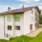 Top Aussicht mit Poolbereich in Skiregion Brigels - 布赖尔