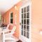 Heated Pool, Dock, on Lagoon, Turtle Beach 1 mile and Crescent Beach 2 miles, 1bdr - سيستا كي