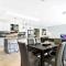 Serenity Retreat Noosa Luxury Guest Suite w Private Solar Heated Pool