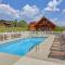 Stunning 2BR 5 Min to Pigeon Forge Pkwy Hot Tub FREE Attraction Tickets - بيدجن فورج