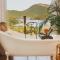 Tula Retreat - Secluded Karoo Escape - Hot Tub - Private Boat Arrival